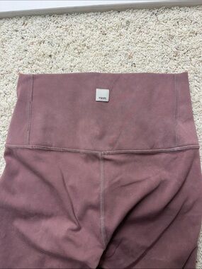 Vuori High-Rise Leggings in Dusty Rose